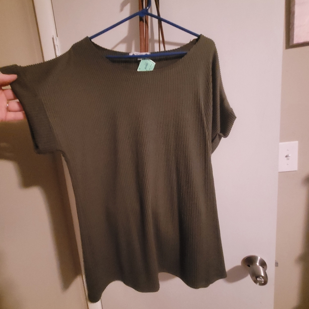 Nwt olive top